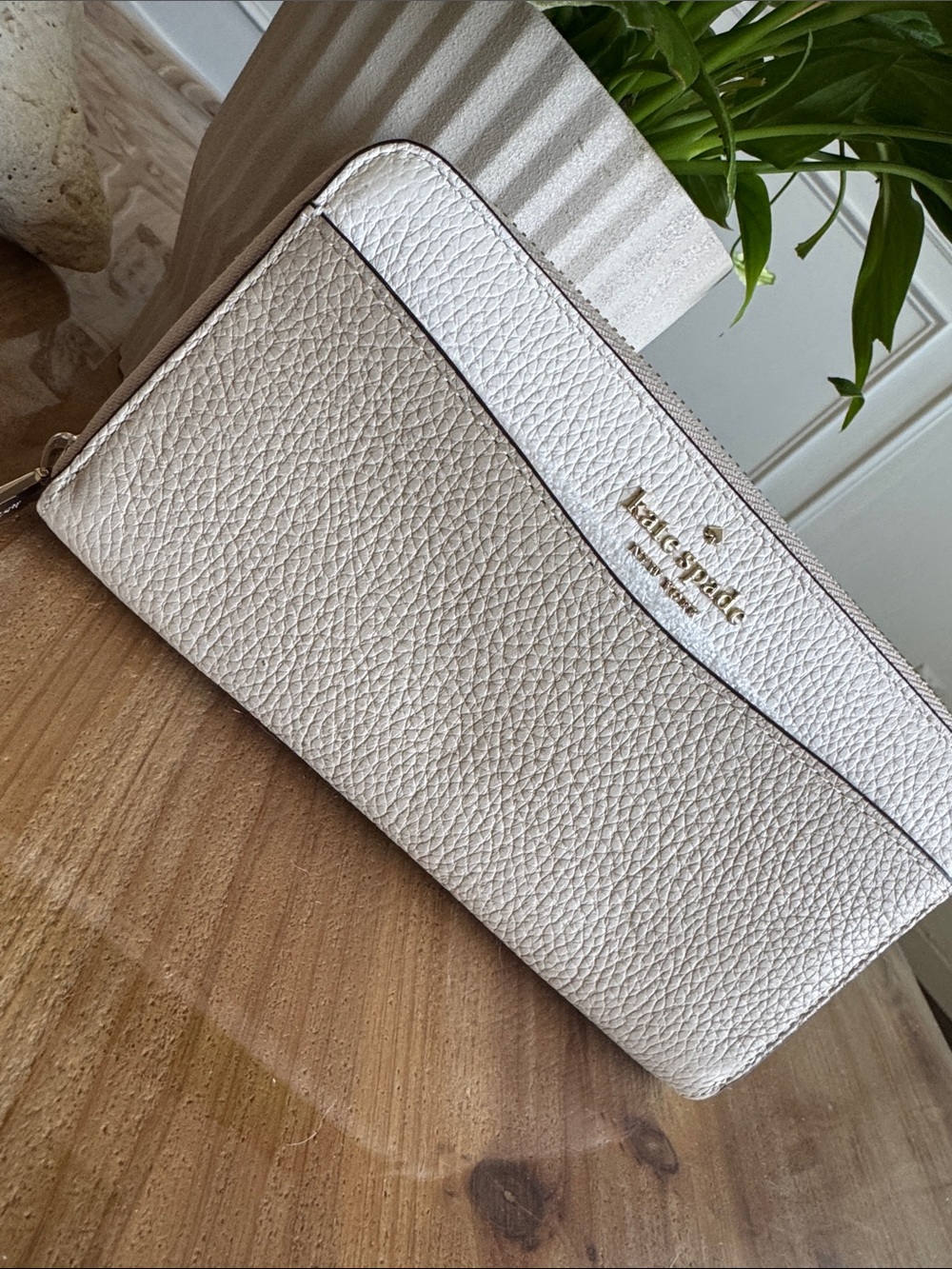 kate spade Two-Tone Pebbled Leather Zip Wallet in Cream & White